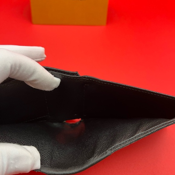 Authentic Louis Vuitton Black Checkered Key & Card Holder - Picture 8 of 10